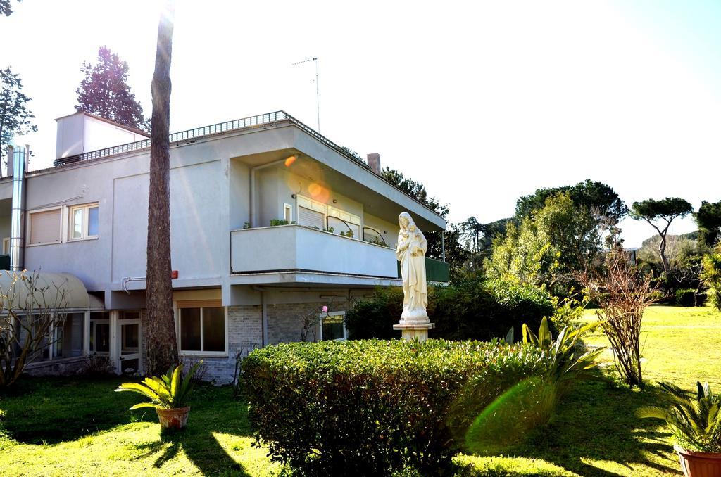 Casa Per Ferie Cardinal G. Guarino Bed & Breakfast Rome Exterior photo